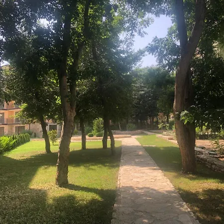 Апартаменты Rabi Park *